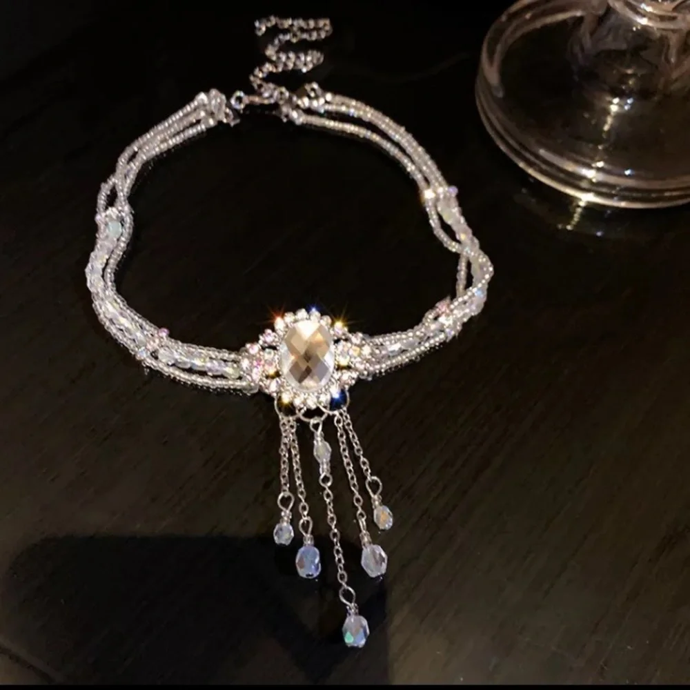 🌟 Gorgeous Crystals Tassel Chocker Necklace - Picture 3 of 4